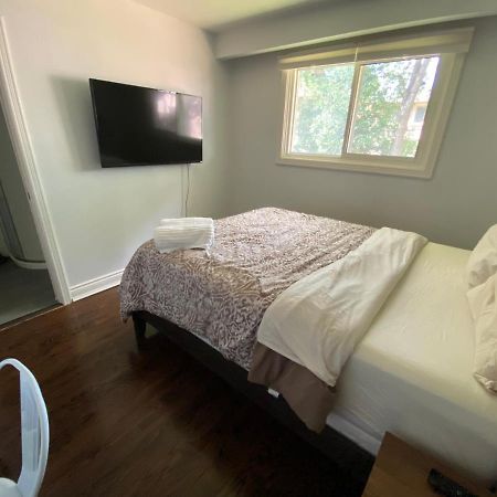 Yonge And Finch Subway !P Cozy & Quiet Private Bdr With Private Bathroom Toronto Eksteriør bilde