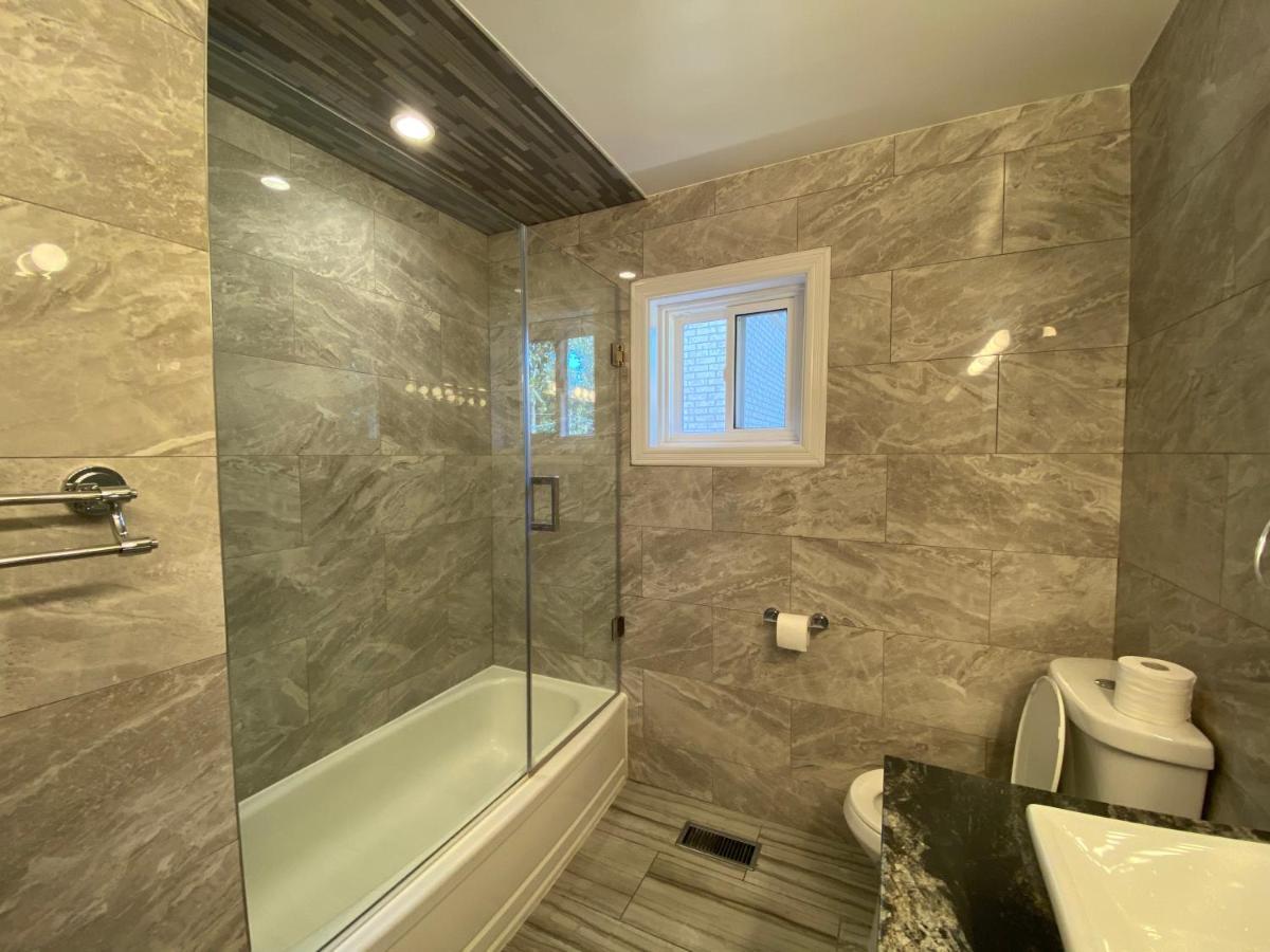 Yonge And Finch Subway !P Cozy & Quiet Private Bdr With Private Bathroom Toronto Eksteriør bilde